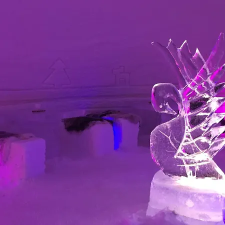 Snowlounge Aurorahut Glass Igloos & Ice Hotelli Onkamo (Lapland)