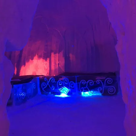 Snowlounge Aurorahut Glass Igloos & Ice 3* Onkamo (Lapland)