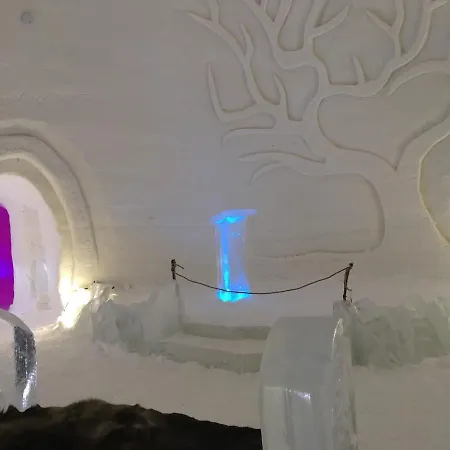 Snowlounge Aurorahut Glass Igloos & Ice 3* Onkamo (Lapland)