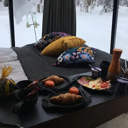 Snowlounge Aurorahut Glass Igloos & Ice 3*