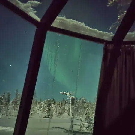 Snowlounge Aurorahut Glass Igloos & Ice 3*