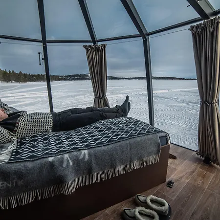 Hotelli Snowlounge Aurorahut Glass Igloos & Ice Onkamo (Lapland)